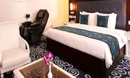 Luxury room in hotel dream cochin