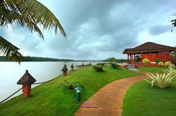 View of the lake and the Fragrant Nature Resort