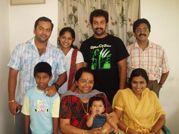 Prithviraj with entire family