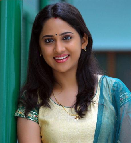 Mia George Malayalam Actress Pic