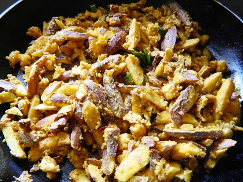 Recipe of Chakkakuru Manga Thoran for a perfect rainy season