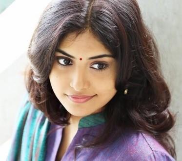 Oru-Vadakkan-Selfie-Actress-Manjima-Mohan-Stills-3-620x330