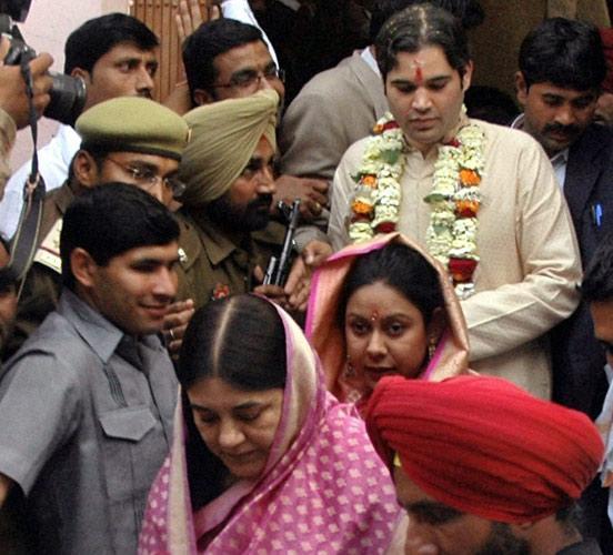Varun Gandhi- Yamini Roy Marriage Photos and Pictures3