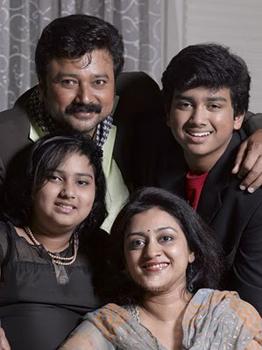 Jayaram and Parvathy with children