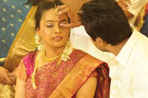 Vineeth Sreenivasan - Divya Narayanan Marriage Photos Gallery